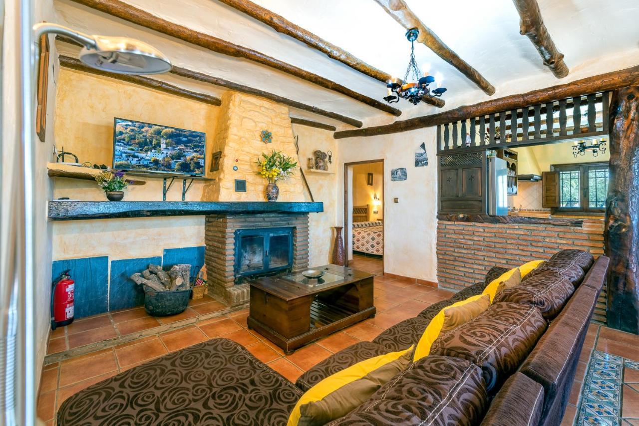 Cortijo La Loma De La Alpujarra Villa Pitres ภายนอก รูปภาพ